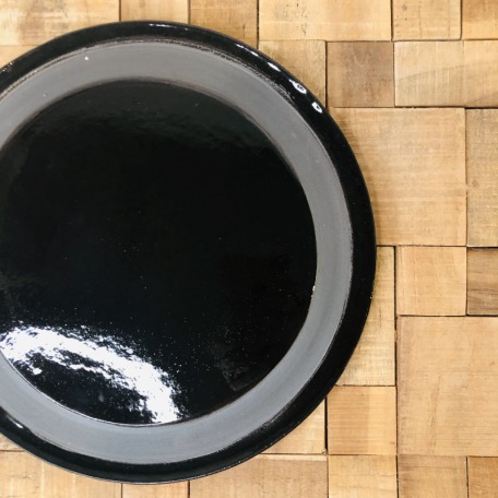 Elephantom.Design Ensemble de 4 assiettes texturées - Grès émaillé noir - 16 à 26 cm - Fait main • Basalte