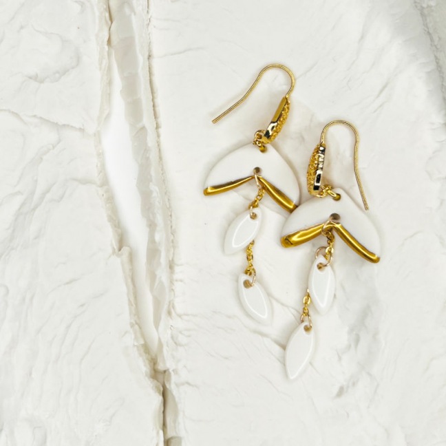THÉIA • Boucles d'oreilles - Porcelaine et or THÉIA • Boucles d'oreilles - Porcelaine et or