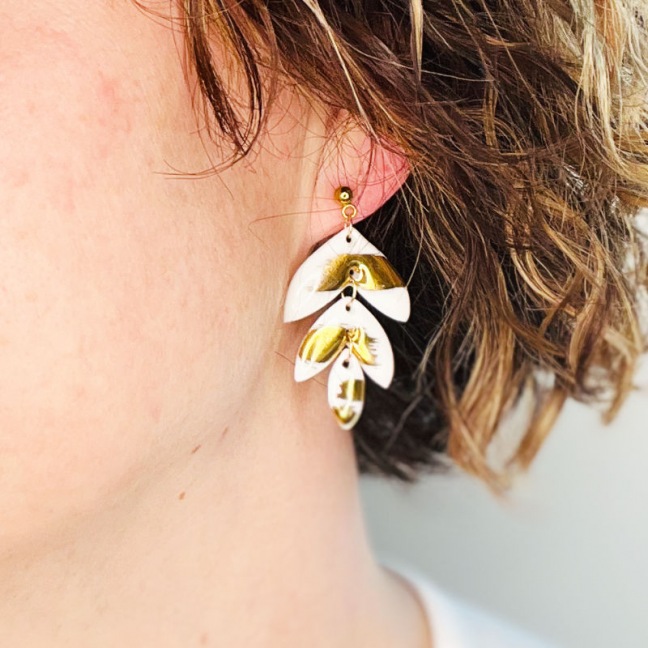 CÉLESTINE • Boucles d'oreilles  - Porcelaine et or CÉLESTINE • Boucles d'oreilles  - Porcelaine et or