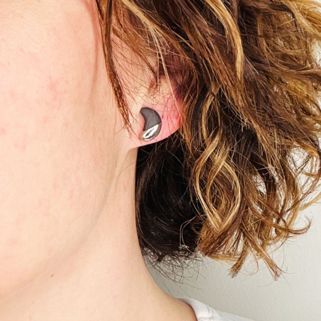 MAÏA • Boucles d'oreilles  - Porcelaine noire et platine MAÏA • Boucles d'oreilles  - Porcelaine noire et platine