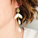 Théia - Boucles d'oreilles • Porcelaine et or