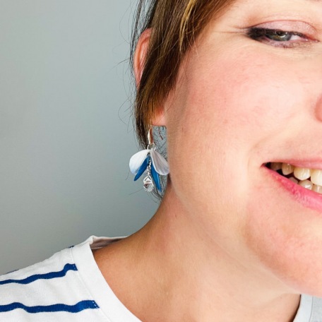 Calithéa - Crochets d'oreilles • Porcelaine en dégradé de bleu