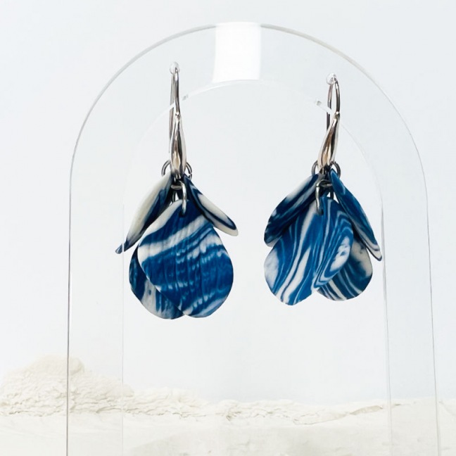 Aélia – Crochets d'oreilles • Porcelaine Zébrée bleu et blanc