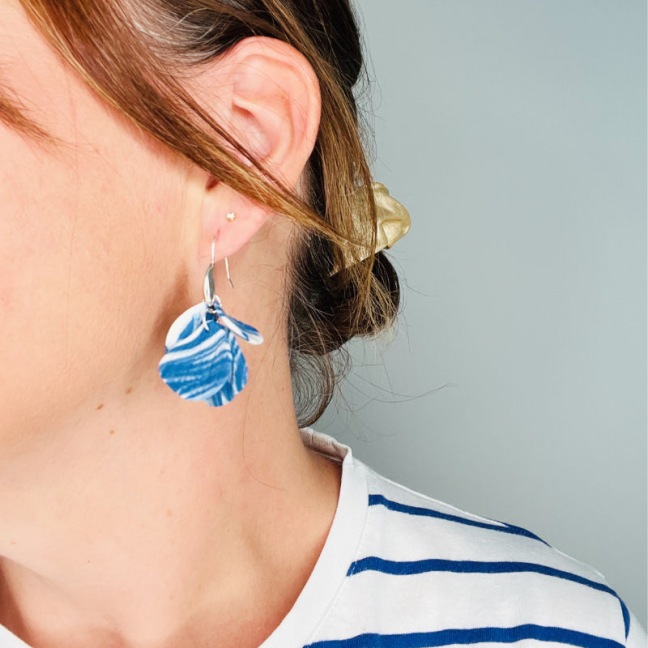 Aélia – Crochets d'oreilles • Porcelaine Zébrée bleu et blanc