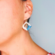 Florine – Crochets d'oreilles • Fleurs bleues de porcelaine