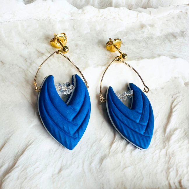 Marina - Crochets d'oreilles • Porcelaine et fleurs bleues