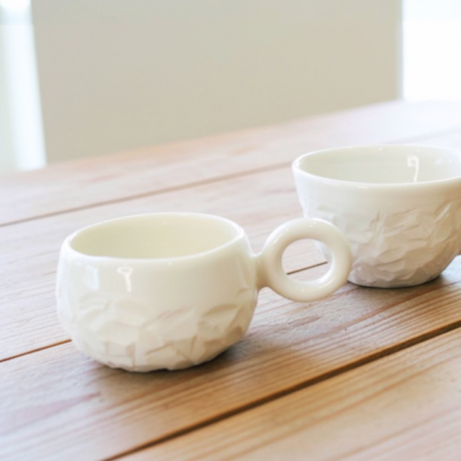 Tasse espresso gravure montagne - Porcelaine blanche • Création artisanale Pyrénées