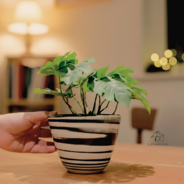 Cache-pot en Terres Mêlées - Porcelaine blanche et noire - Artisanat • Cyclone