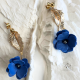 Fleur Bleue - Boucles d’oreilles pendantes • Bijou fleuri en porcelaine
