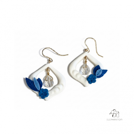Florine – Crochets d'oreilles • Fleurs bleues de porcelaine