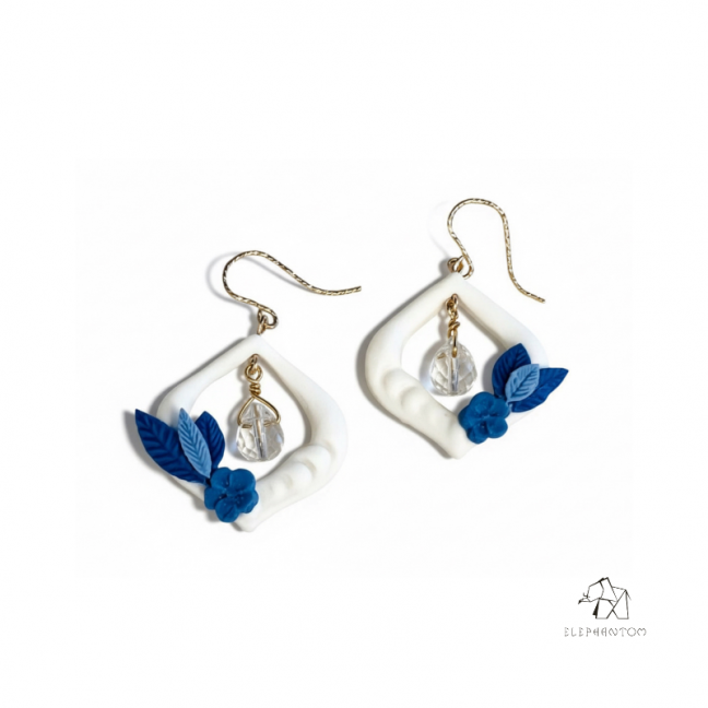 Florine – Crochets d'oreilles • Fleurs bleues de porcelaine