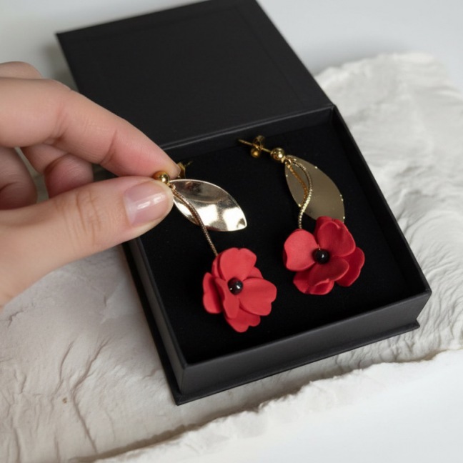 Inaya - Boucles d’oreilles fleuries • Bijou en porcelaine