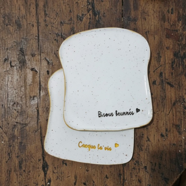 Duo d’assiettes tartine - “Croque la vie” & “Bisous beurrés” - Grès pyrité - Fait main • Grains de folie