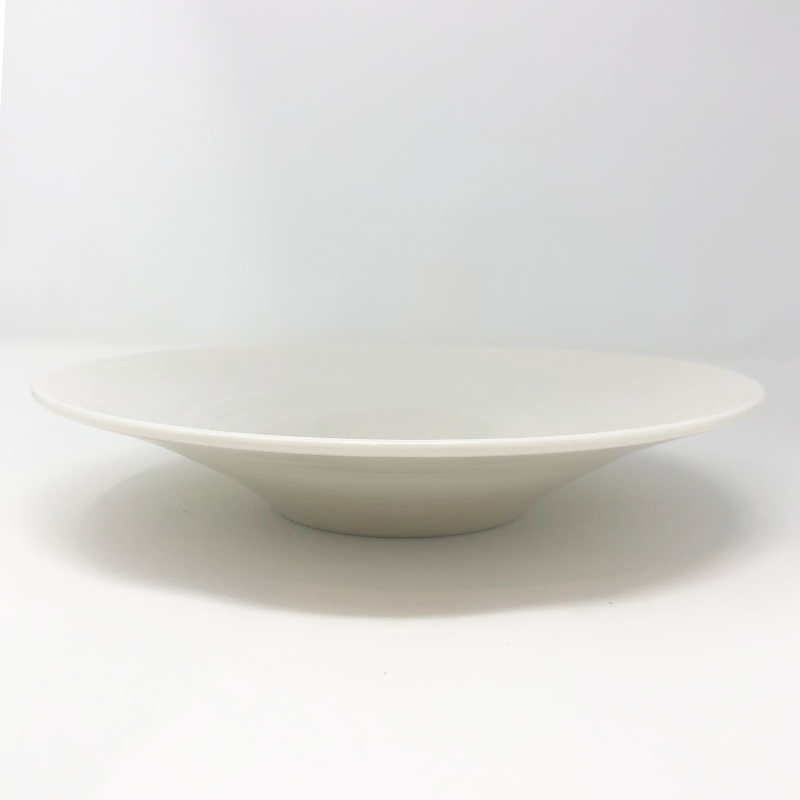assiette-creuse-faite-main-porcelaine-blanche-ceramique-artisanale-elephantom