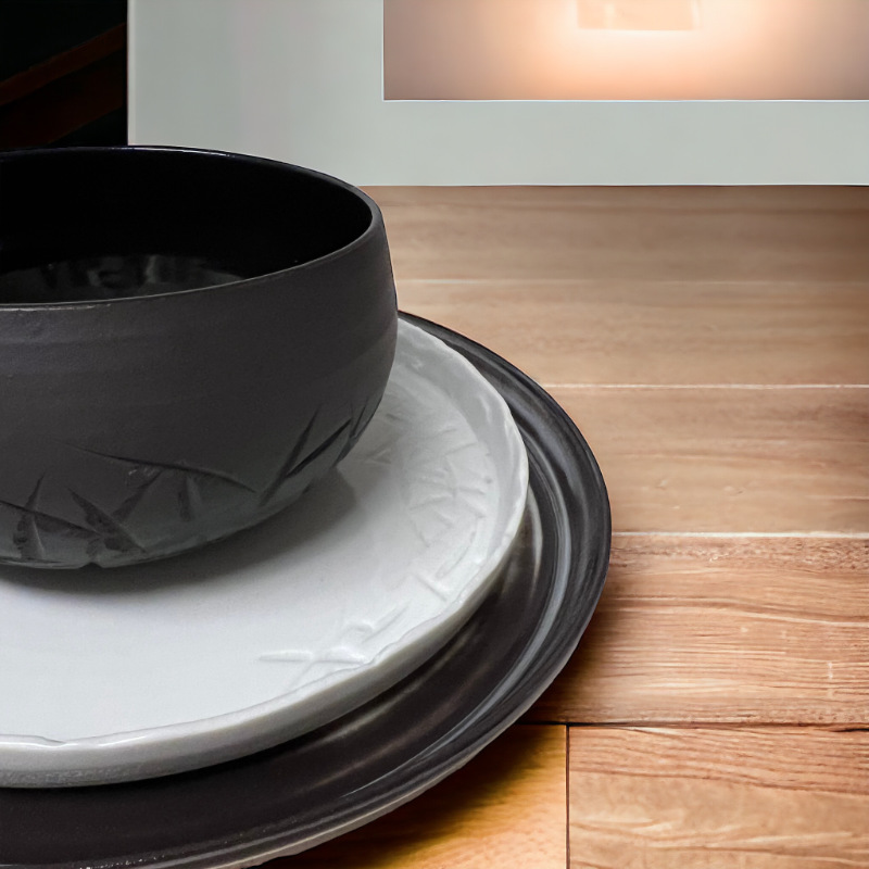 vaisselle-artisanale-porcelaine-noir-blanc-elephantom-design